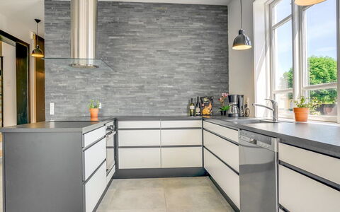 Sölve - 900M from the Sea: Flooring, Hout, Verdieping, Keuken, Interieur Ontwerp, Countertop, Cabinetry, Tegel, Houten Vloer