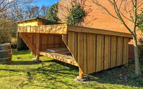 Fulla - 1.1Km from the Sea: Hout, Beits, Plank, Timmerhout, Hardwood, Backyard, Multiplex, Schuur, Garden Gebouwen, Gazon
