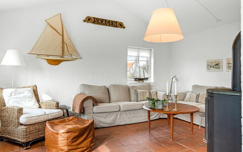 Jantje - 500M from the Sea: Huis, Verblijf, Siding, Hardwood, Schaduw, Plank, Ontwerp, Landgoed, Veranda, Dek