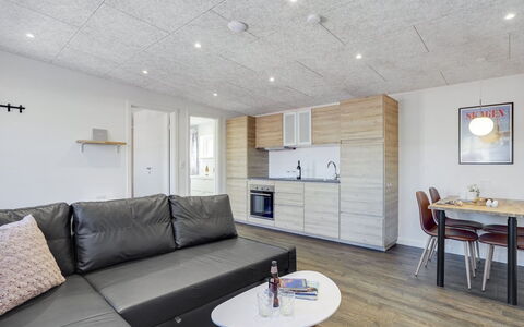 Arlene - 800M from the Sea: Plafond, Hout, Flooring, Interieur Ontwerp, Meubilair, Verdieping, Kamer, Lichte Inrichting, Appartement, Woonkamer