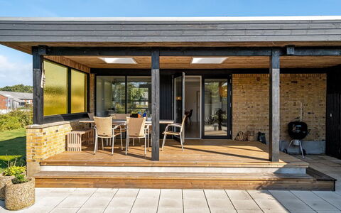 Villum - 700M from the Sea: Architectuur, Dak, Huis, Samengesteld Materiaal, Daylighting, Siding, Oprit
