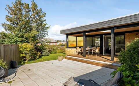 Villum - 700M from the Sea: Architectuur, Dak, Huis, Samengesteld Materiaal, Daylighting, Siding, Oprit