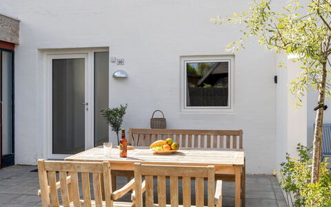 Sylwia - 800M from the Sea: Meubilair, Hout, Tafel, Flooring, Buitenmeubels, Stoel, Verdieping, Bloempot, Keuken En Eettafel
