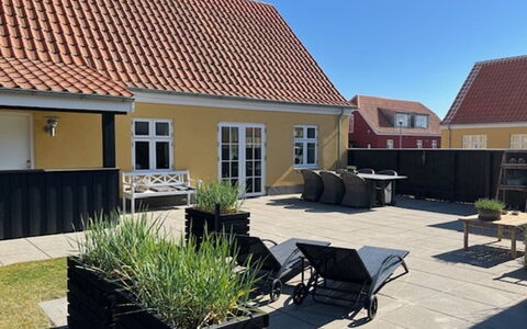 Gine - 1.5Km from the Sea: Dak, Huis, Huis, Verblijf, Deur, Siding, Dek, Veranda, Plank, Hardwood