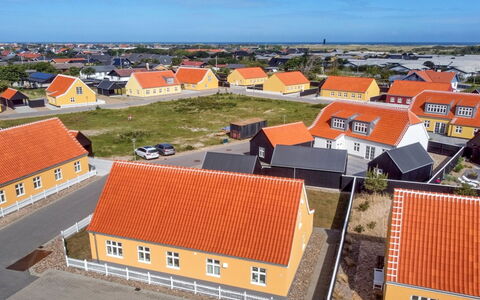 Gine - 1.5Km from the Sea: Dak, Huis, Huis, Verblijf, Deur, Siding, Dek, Veranda, Plank, Hardwood