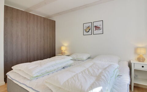 Gine - 1.5Km from the Sea: Dak, Huis, Huis, Verblijf, Deur, Siding, Dek, Veranda, Plank, Hardwood