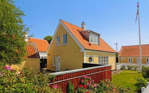 Ilselil - 500M from the Sea: Huis, Huis, Dak, Woongebied, Verblijf, Landgoed, Schaduw, Werf, Landscaping, Eco Hotel