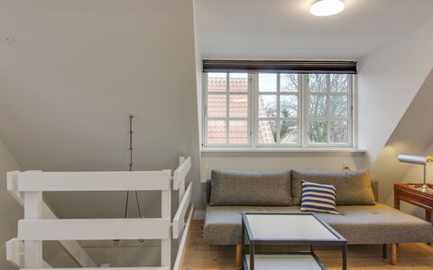 Ilselil - 500M from the Sea: Plafond, Flooring, Interieur Ontwerp, Verdieping, Samengesteld Materiaal, Meubilair, Toevlucht, Hotel, Ontwerp, Daylighting