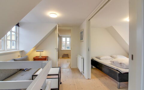 Ilselil - 500M from the Sea: Plafond, Flooring, Interieur Ontwerp, Verdieping, Samengesteld Materiaal, Meubilair, Toevlucht, Hotel, Ontwerp, Daylighting