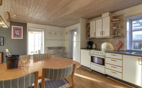 Anais - 1.6Km from the Sea: Huis, Woongebied, Huis, Verblijf, Dak, Land Lot, Siding, Tuin, Landgoed, Gazon