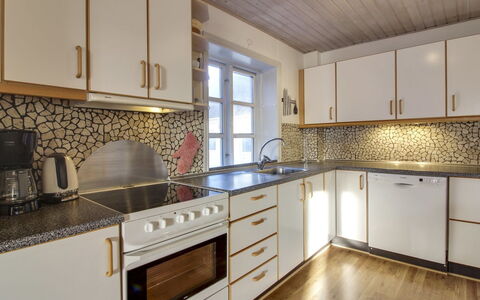 Anais - 1.6Km from the Sea: Huis, Woongebied, Huis, Verblijf, Dak, Land Lot, Siding, Tuin, Landgoed, Gazon