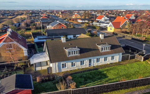 Gæsling - 1.6Km from the Sea: Huis, Woongebied, Huis, Verblijf, Dak, Land Lot, Siding, Tuin, Landgoed, Gazon