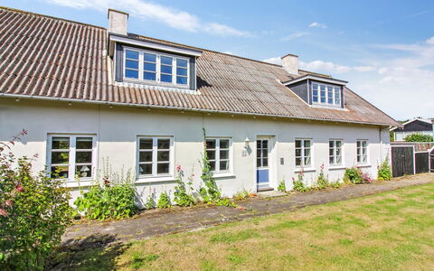 Gæsling - 1.6Km from the Sea: Huis, Woongebied, Huis, Verblijf, Dak, Land Lot, Siding, Tuin, Landgoed, Gazon