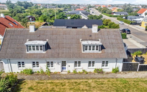 Gæsling - 1.6Km from the Sea: Huis, Woongebied, Huis, Verblijf, Dak, Land Lot, Siding, Tuin, Landgoed, Gazon