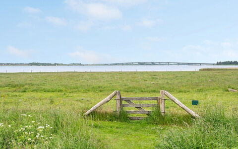 Annesophie - 300M to the Fjord: Lucht, Gras, Groen, Natuurlijke Omgeving, Grasland, Natuurlijk Landschap, Horizon, Plain, Ecoregio, Landschap