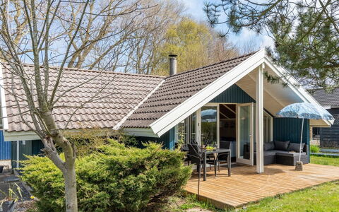 Norna - 300M from the Sea: Dak, Huis, Huis, Verblijf, Siding, Landgoed, Oprit, Garden Gebouwen, Werf, Schuur