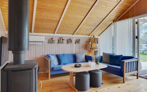 Norna - 300M from the Sea: Dak, Huis, Huis, Verblijf, Siding, Landgoed, Oprit, Garden Gebouwen, Werf, Schuur