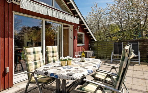 Henna - 550M to the Fjord: Dak, Huis, Land Lot, Huis, Verblijf, Landgoed, Garden Gebouwen, Schaduw, Blokhut, Landscaping