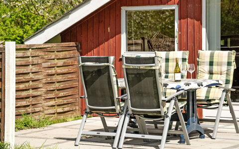 Henna - 550M to the Fjord: Dak, Huis, Land Lot, Huis, Verblijf, Landgoed, Garden Gebouwen, Schaduw, Blokhut, Landscaping
