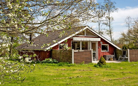 Henna - 550M to the Fjord: Dak, Huis, Land Lot, Huis, Verblijf, Landgoed, Garden Gebouwen, Schaduw, Blokhut, Landscaping
