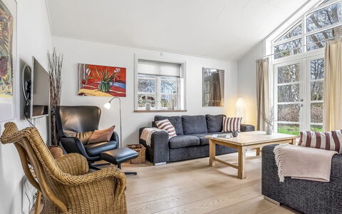 Amon - 670M from the Sea: Bankstel, Meubilair, Hout, Woonkamer, Interieur Ontwerp, Flooring, Huis, Verdieping, Houten Vloer