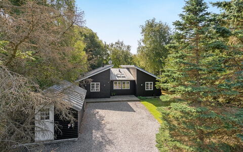 Amon - 670M from the Sea: Verblijf, Huis, Huis, Dak, Veranda, Landgoed, Siding, Garden Gebouwen, Boerderij, Werf