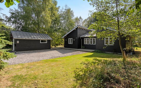 Amon - 670M from the Sea: Verblijf, Huis, Huis, Dak, Veranda, Landgoed, Siding, Garden Gebouwen, Boerderij, Werf