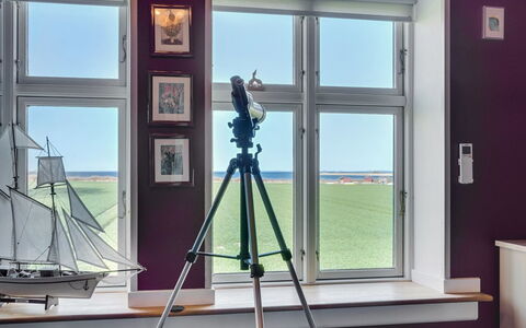 Delina - 200M from the Sea: Woongebied, Dak, Voorstad, Oprit, Landgoed, Schoorsteen