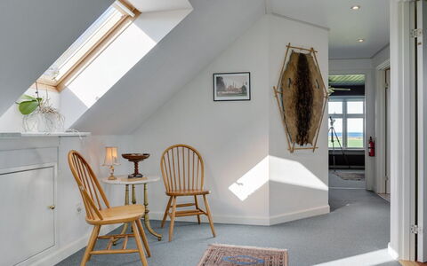 Delina - 200M from the Sea: Woongebied, Dak, Voorstad, Oprit, Landgoed, Schoorsteen