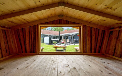 Sverker - 300M from the Sea: Dak, Huis, Huis, Verblijf, Deur, Siding, Dek, Veranda, Plank, Hardwood