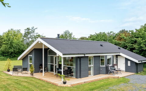 Luukas - 150M from the Sea: Appartement, Schaduw, Balkon, Stoel, Hek, Buitenmeubels, Aluminium, Kunstgras