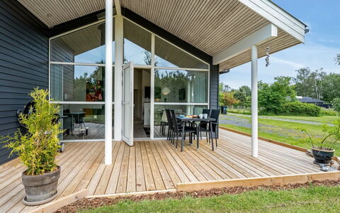 Luukas - 150M from the Sea: Appartement, Schaduw, Balkon, Stoel, Hek, Buitenmeubels, Aluminium, Kunstgras
