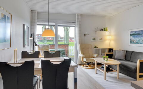 Elevus - 10M from the Sea: Plantengemeenschap, Zonlicht, Kruidachtige Plant, Tuin, Plantage, Landbouw, Boerderij