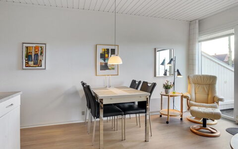 Elevus - 10M from the Sea: Plantengemeenschap, Zonlicht, Kruidachtige Plant, Tuin, Plantage, Landbouw, Boerderij