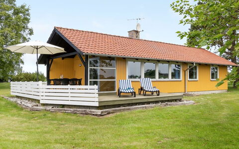 Janne - 400M from the Sea: Blauw, Struik, Verblijf, Groundcover, Tuin, Landgoed, Schaduw, Landscaping, Boerderij, Eco Hotel