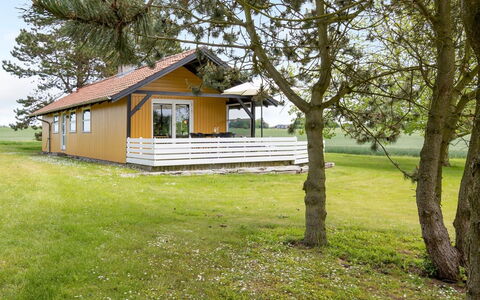 Janne - 400M from the Sea: Blauw, Struik, Verblijf, Groundcover, Tuin, Landgoed, Schaduw, Landscaping, Boerderij, Eco Hotel
