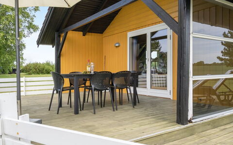 Janne - 400M from the Sea: Blauw, Struik, Verblijf, Groundcover, Tuin, Landgoed, Schaduw, Landscaping, Boerderij, Eco Hotel