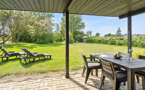 Veljan - 400M from the Sea: Dak, Huis, Land Lot, Huis, Verblijf, Landgoed, Garden Gebouwen, Schaduw, Blokhut, Landscaping