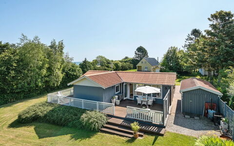 Lillan - 250M from the Sea: Woongebied, Dak, Voorstad, Oprit, Landgoed, Schoorsteen