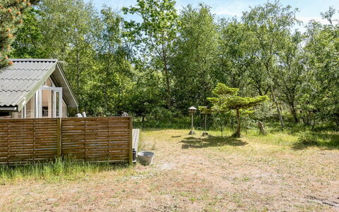 Osa - 150M from the Sea: Struik, Verblijf, Land Lot, Landelijk Gebied, Tuin, Garden Gebouwen, Backyard, Gazon, Schaduw, Werf