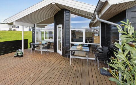 Sointu - 250M from the Sea: Dak, Huis, Huis, Verblijf, Siding, Landgoed, Oprit, Garden Gebouwen, Werf, Schuur