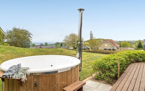 Ankarl - 700M from the Sea: Dak, Huis, Huis, Verblijf, Deur, Siding, Dek, Veranda, Plank, Hardwood