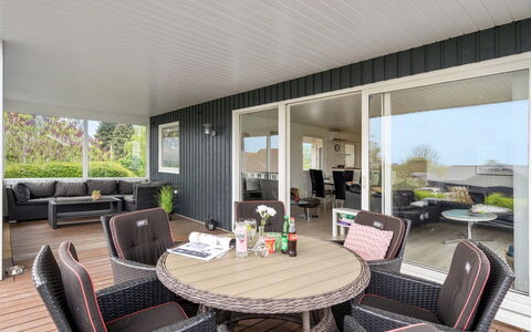Ankarl - 700M from the Sea: Dak, Huis, Huis, Verblijf, Deur, Siding, Dek, Veranda, Plank, Hardwood