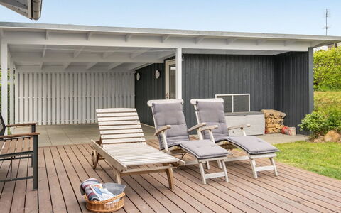 Ankarl - 700M from the Sea: Dak, Huis, Huis, Verblijf, Deur, Siding, Dek, Veranda, Plank, Hardwood