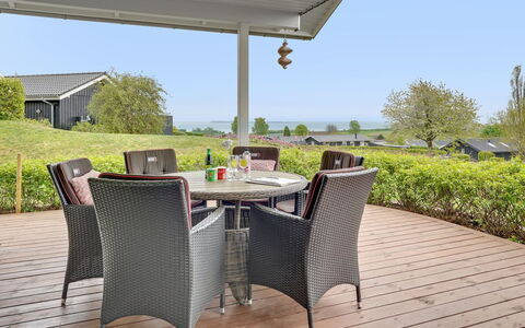 Ankarl - 700M from the Sea: Dak, Huis, Huis, Verblijf, Deur, Siding, Dek, Veranda, Plank, Hardwood