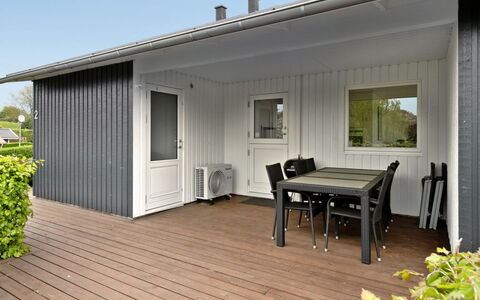 Ankarl - 700M from the Sea: Dak, Huis, Huis, Verblijf, Deur, Siding, Dek, Veranda, Plank, Hardwood