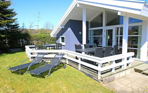 Aaran - 300M from the Sea: Blauw, Struik, Verblijf, Groundcover, Tuin, Landgoed, Schaduw, Landscaping, Boerderij, Eco Hotel