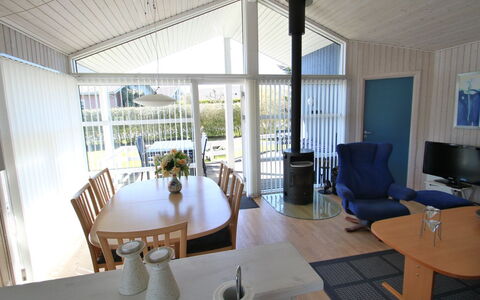 Aaran - 300M from the Sea: Blauw, Struik, Verblijf, Groundcover, Tuin, Landgoed, Schaduw, Landscaping, Boerderij, Eco Hotel