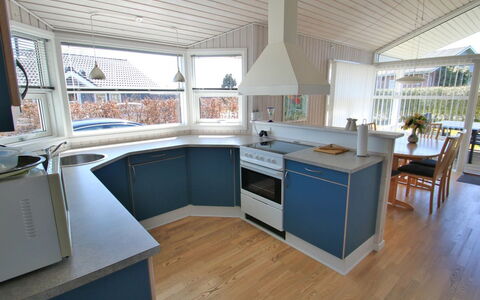 Aaran - 300M from the Sea: Blauw, Struik, Verblijf, Groundcover, Tuin, Landgoed, Schaduw, Landscaping, Boerderij, Eco Hotel