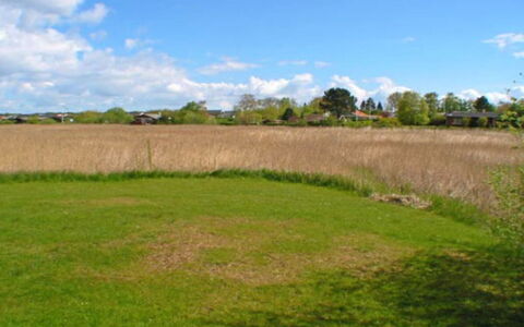 Aaran - 300M from the Sea: Blauw, Struik, Verblijf, Groundcover, Tuin, Landgoed, Schaduw, Landscaping, Boerderij, Eco Hotel